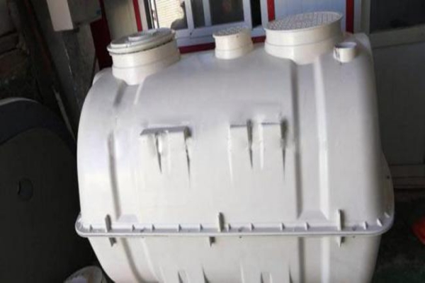 玻璃鋼模壓化糞池在選擇時(shí)要注意什么呢 玻璃鋼模壓化糞池在選擇時(shí)要注意什么呢